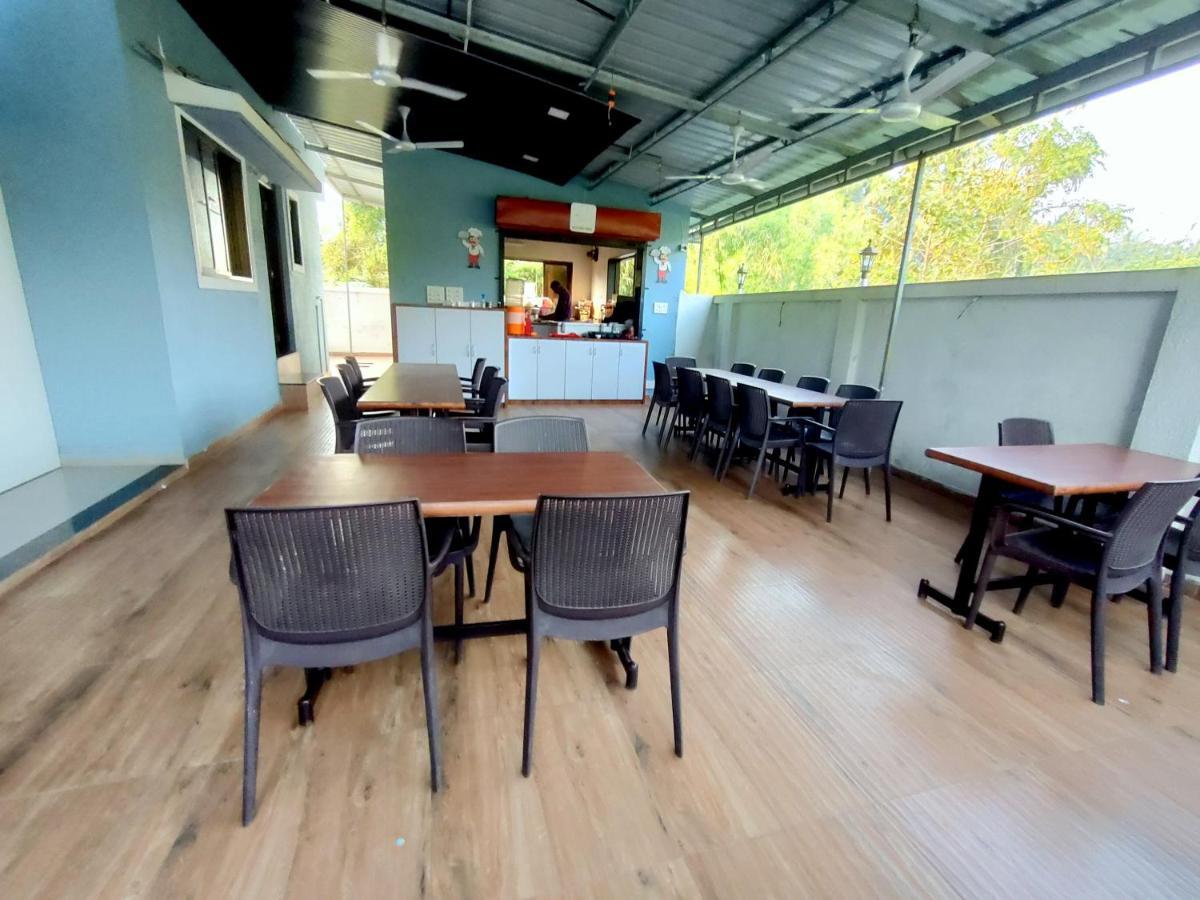 Lotus Hotel Nagaon Beach Алібаґ Екстер'єр фото