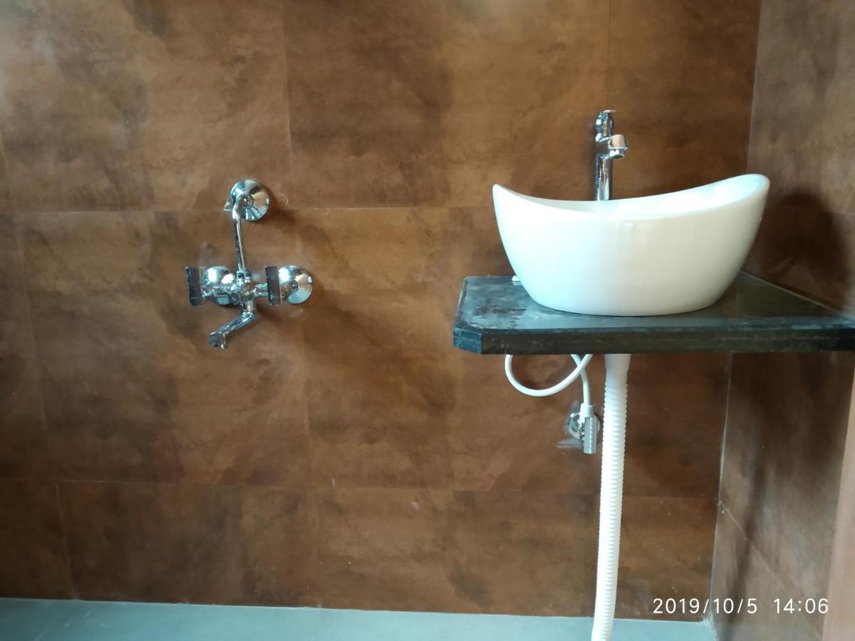 Lotus Hotel Nagaon Beach Алібаґ Екстер'єр фото