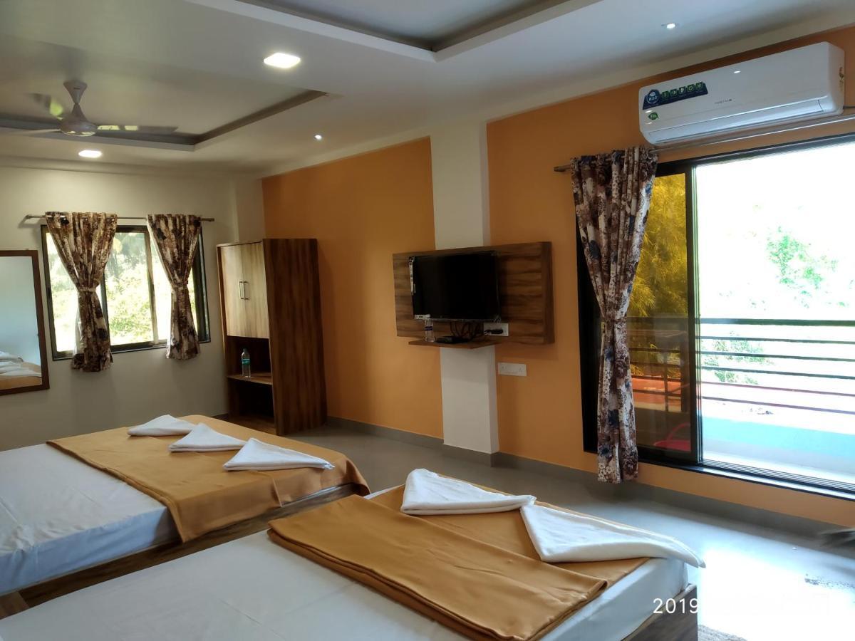 Lotus Hotel Nagaon Beach Алібаґ Екстер'єр фото