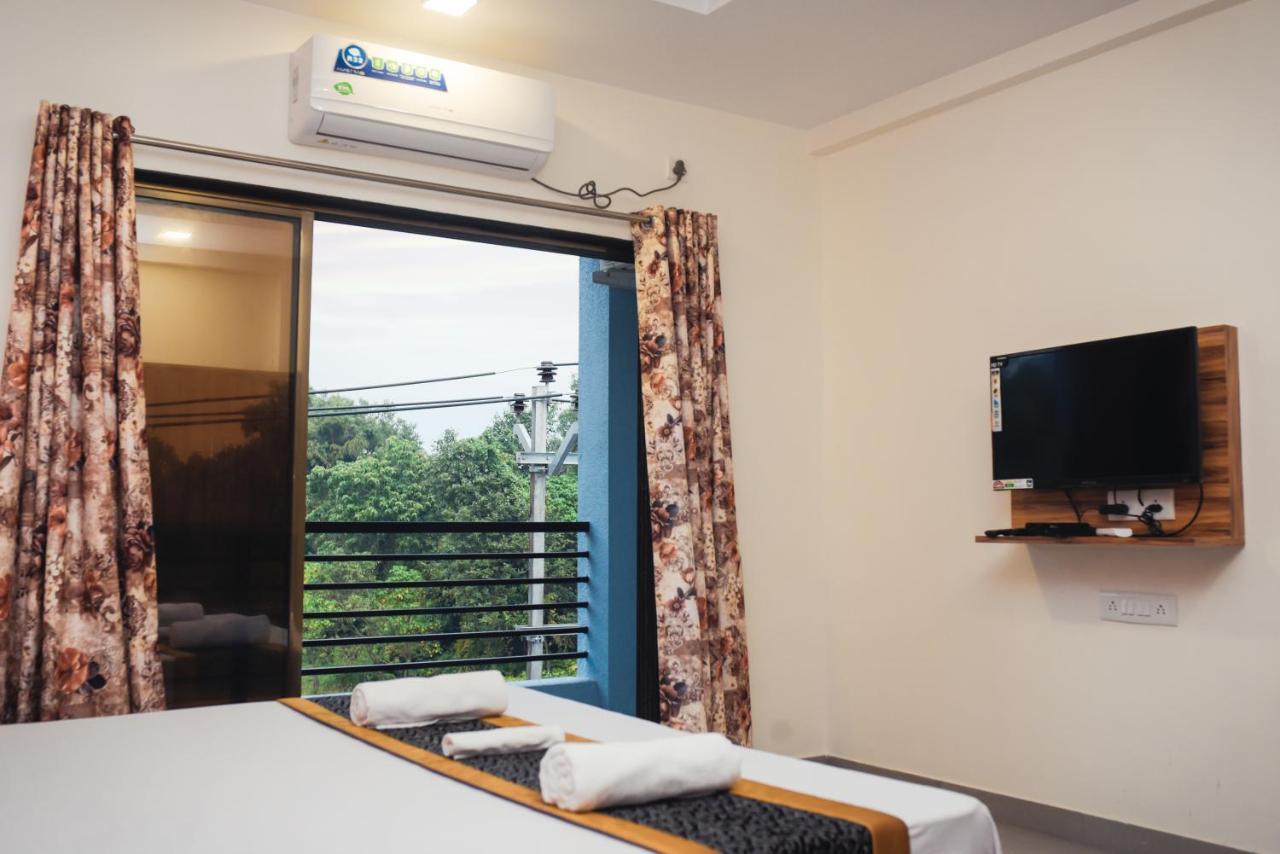 Lotus Hotel Nagaon Beach Алібаґ Екстер'єр фото